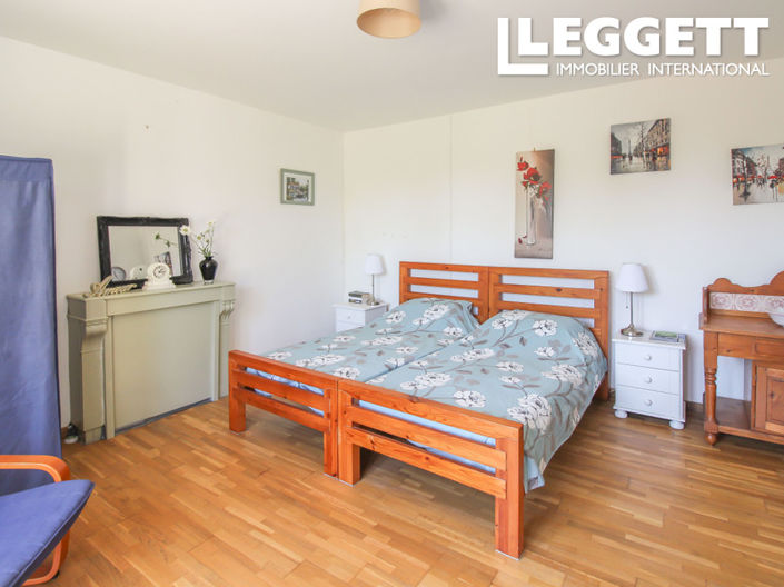 Image No.9-2 Bed House for sale