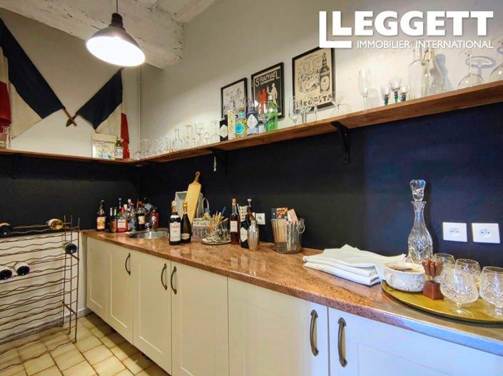 Image No.6-7 Bed Chateaux for sale