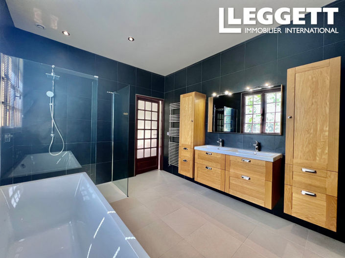 Image No.5-5 Bed House for sale