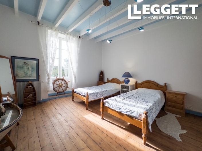 Image No.10-10 Bed House for sale