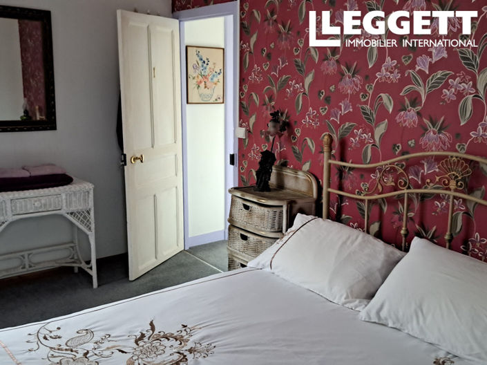 Image No.1-6 Bed House for sale