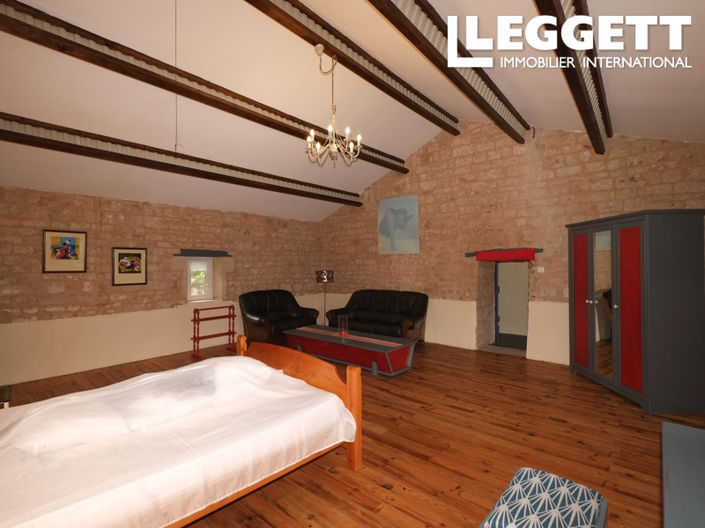 Image No.6-6 Bed House for sale