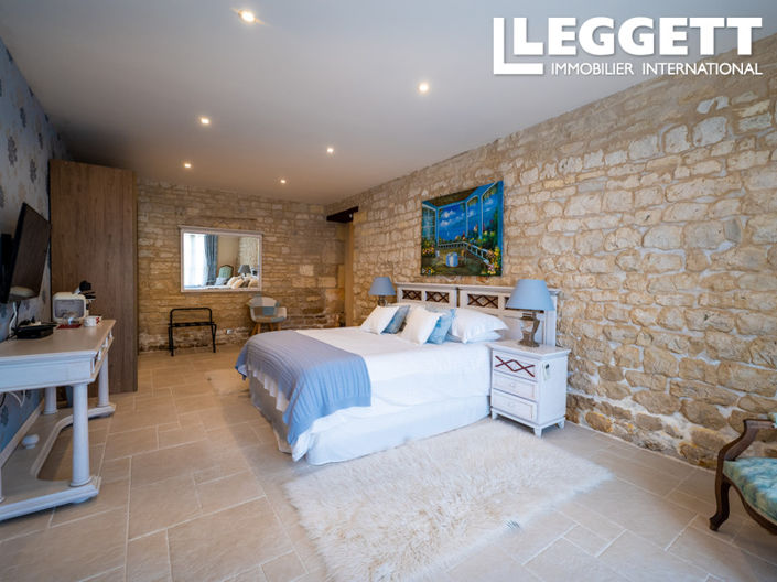 Image No.9-5 Bed House for sale