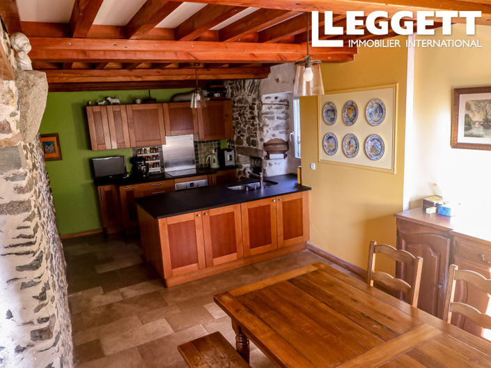 Image No.10-15 Bed House for sale