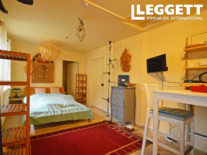 Image No.8-4 Bed House for sale