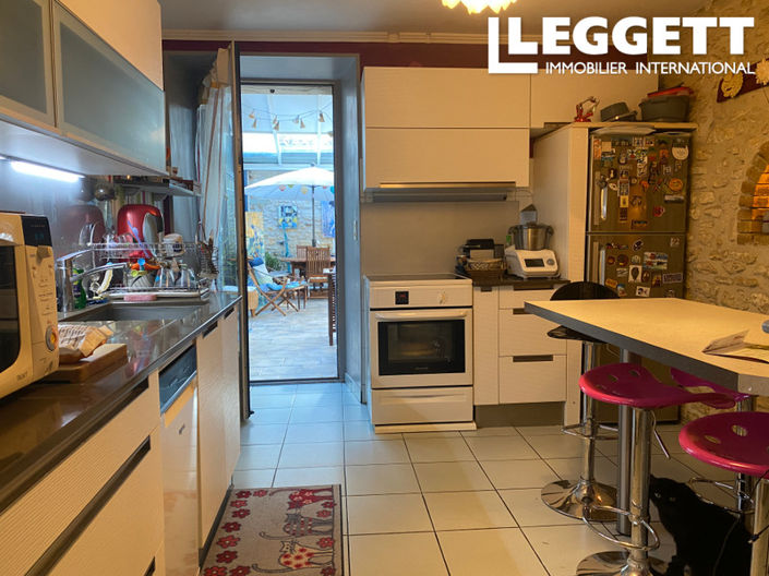 Image No.6-6 Bed House for sale