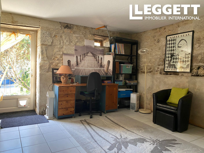 Image No.9-6 Bed House for sale