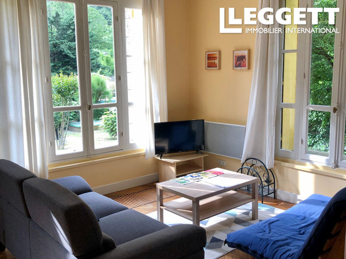 Image No.7-10 Bed House for sale