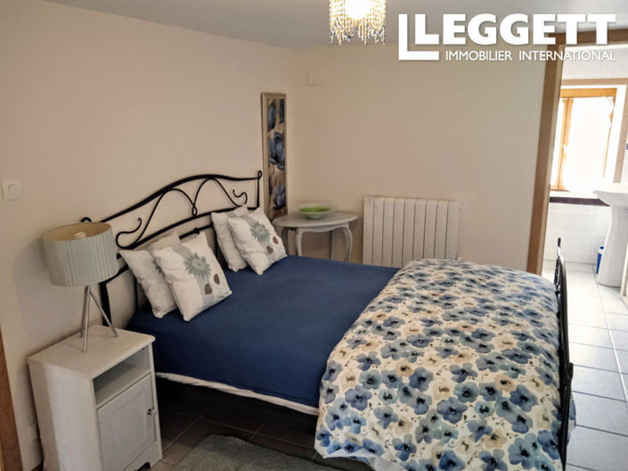 Image No.6-5 Bed House for sale