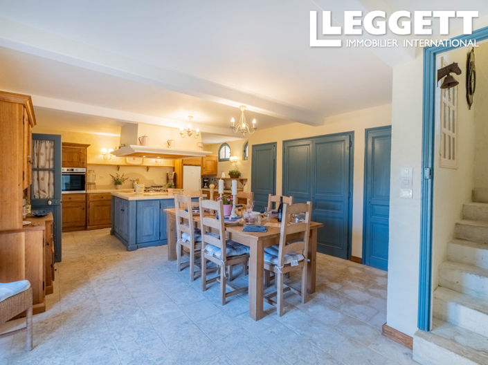 Image No.6-9 Bed House for sale