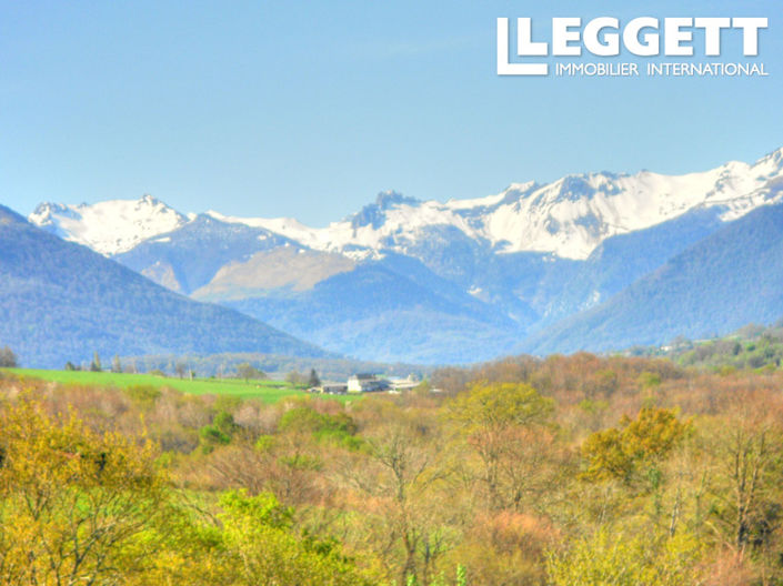 Image No.10-20 Bed House for sale