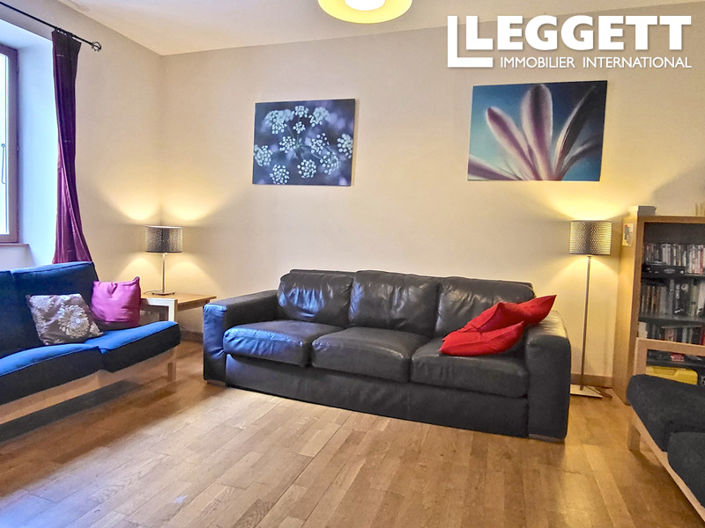 Image No.2-4 Bed House for sale