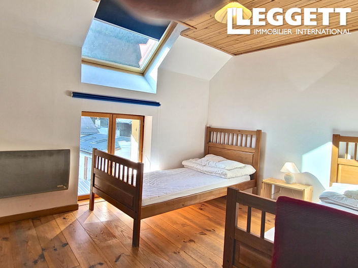 Image No.7-4 Bed House for sale