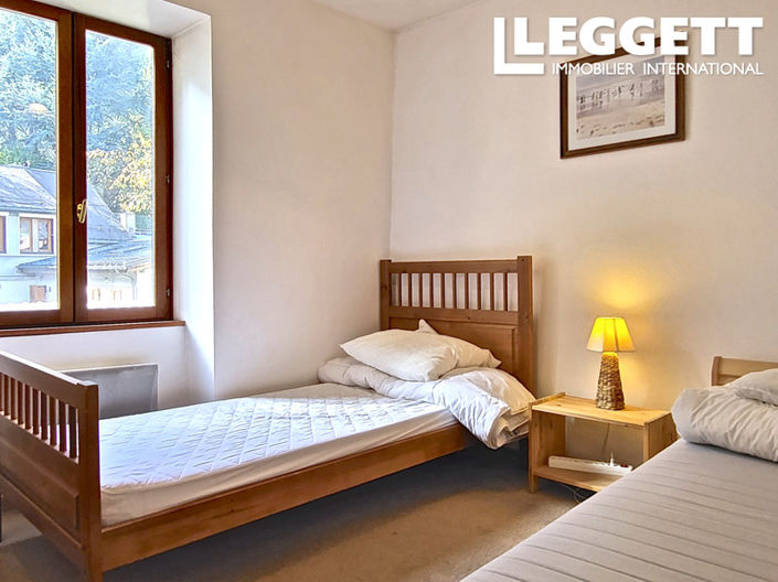 Image No.8-4 Bed House for sale