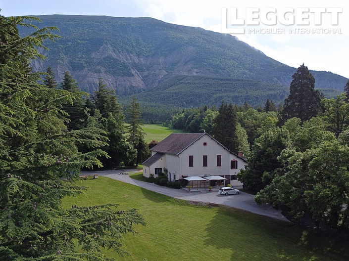 Image No.2-7 Bed Commercial for sale