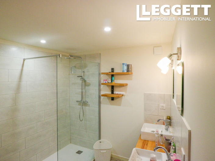 Image No.9-4 Bed House for sale