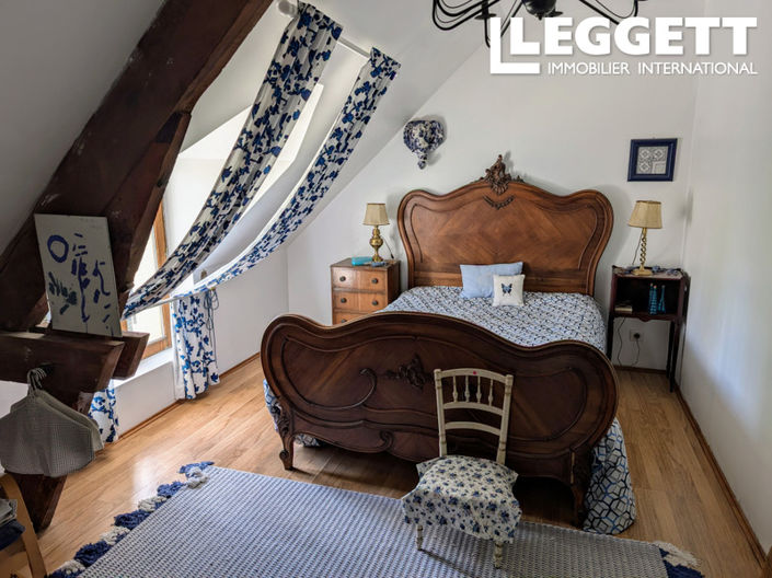 Image No.7-5 Bed House for sale