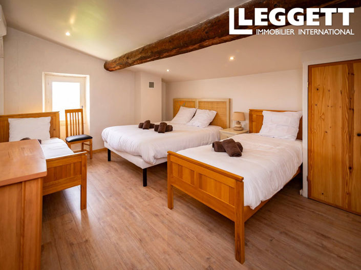 Image No.6-4 Bed House for sale