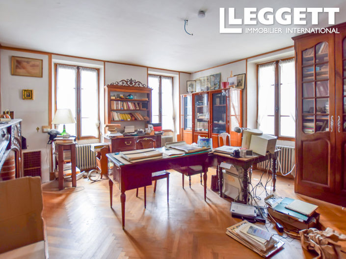 Image No.6-6 Bed House for sale