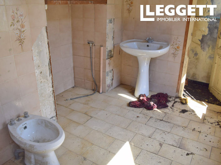 Image No.6-7 Bed House for sale