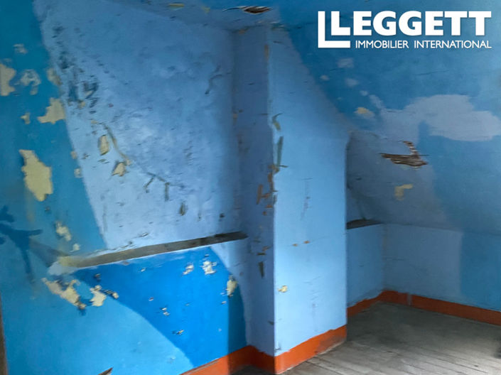 Image No.7-7 Bed House for sale