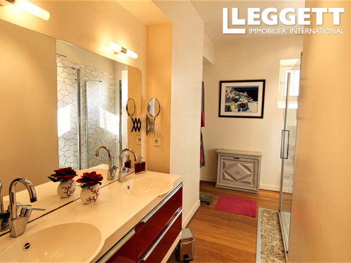 Image No.8-3 Bed House for sale