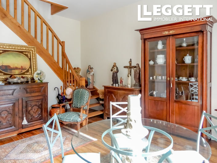 Image No.4-8 Bed House for sale