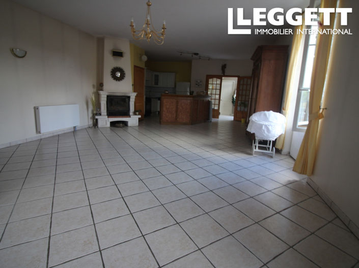 Image No.9-11 Bed House for sale