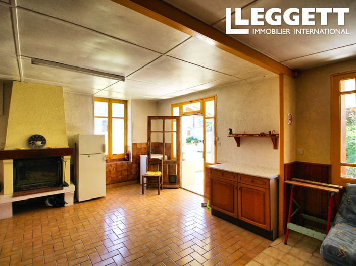 Image No.8-5 Bed House for sale