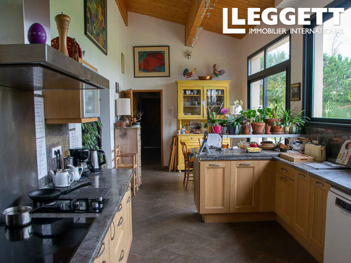 Image No.4-6 Bed House for sale