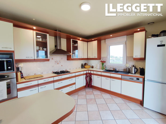 Image No.4-4 Bed House for sale