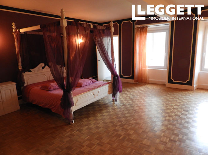 Image No.4-6 Bed House for sale