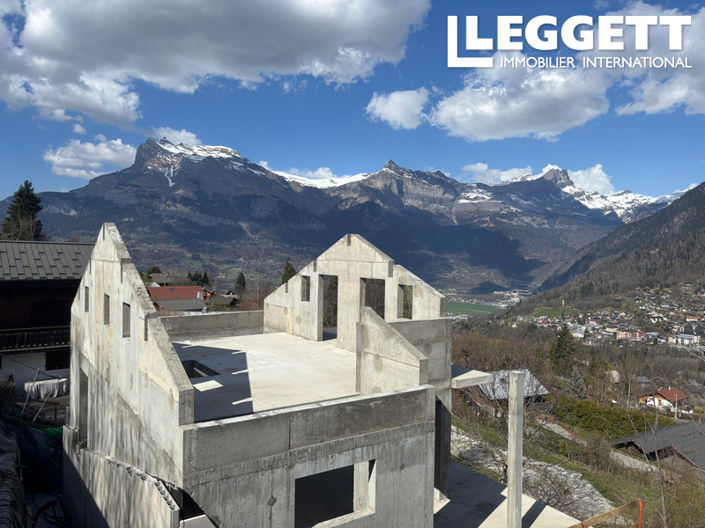 Image No.3-5 Bed House for sale