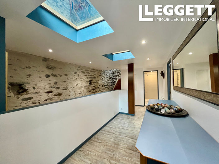 Image No.8-3 Bed House for sale