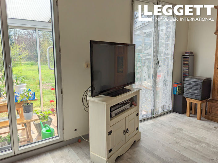 Image No.6-2 Bed House for sale