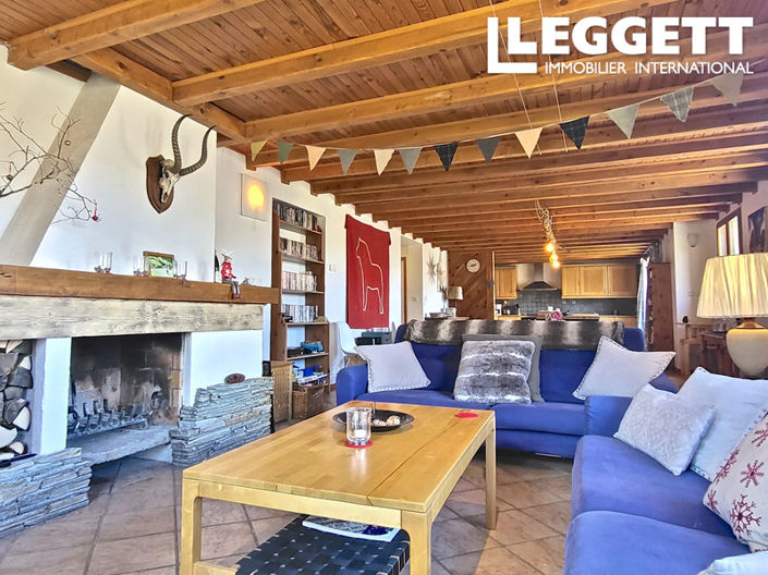 Image No.5-8 Bed House for sale