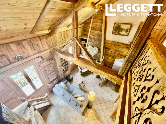 Image No.8-10 Bed House for sale