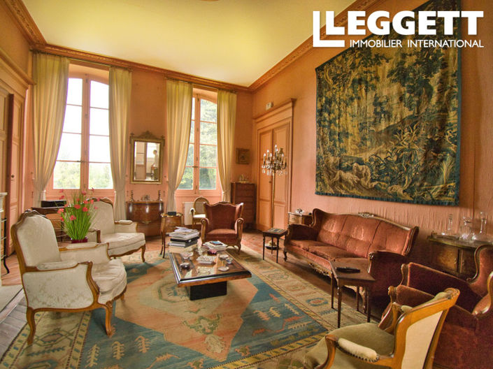 Image No.6-8 Bed Chateaux for sale