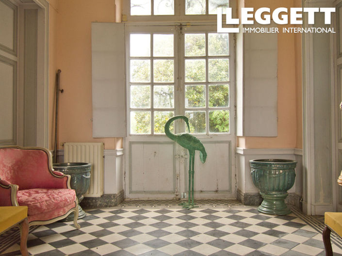 Image No.8-8 Bed Chateaux for sale