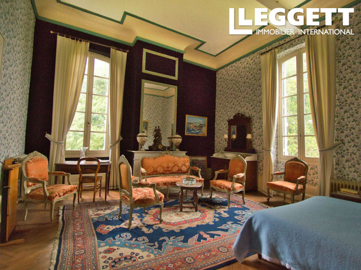 Image No.9-8 Bed Chateaux for sale