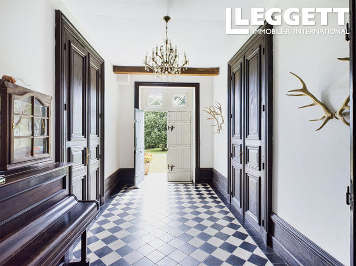 Image No.2-11 Bed Chateaux for sale