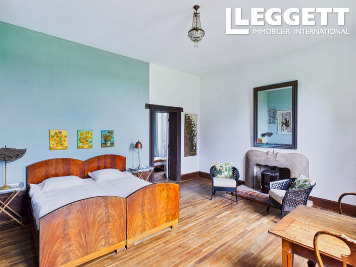 Image No.5-11 Bed Chateaux for sale