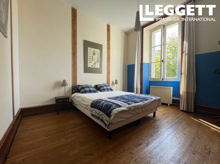 Image No.6-11 Bed Chateaux for sale