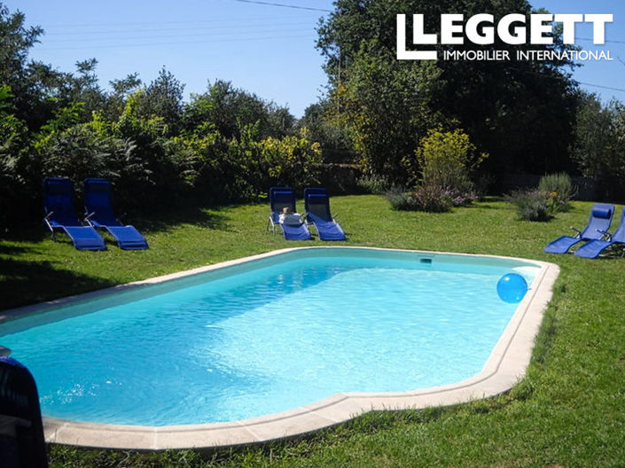 Image No.9-11 Bed Chateaux for sale