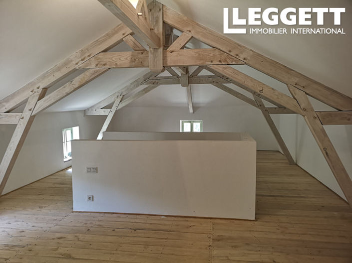 Image No.8-7 Bed House for sale