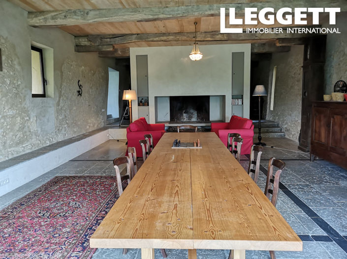 Image No.7-7 Bed House for sale