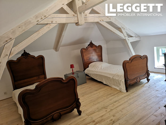 Image No.9-7 Bed House for sale