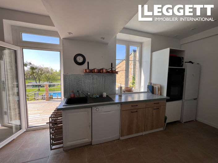 Image No.4-6 Bed House for sale