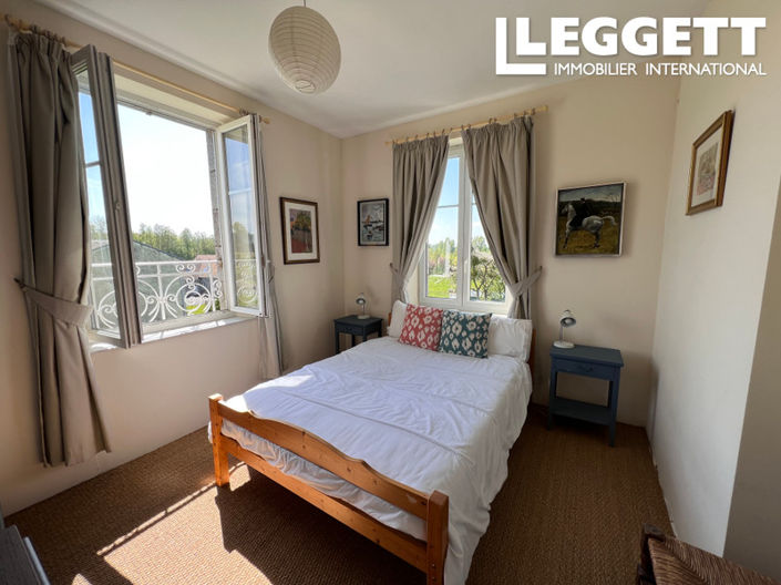 Image No.7-6 Bed House for sale