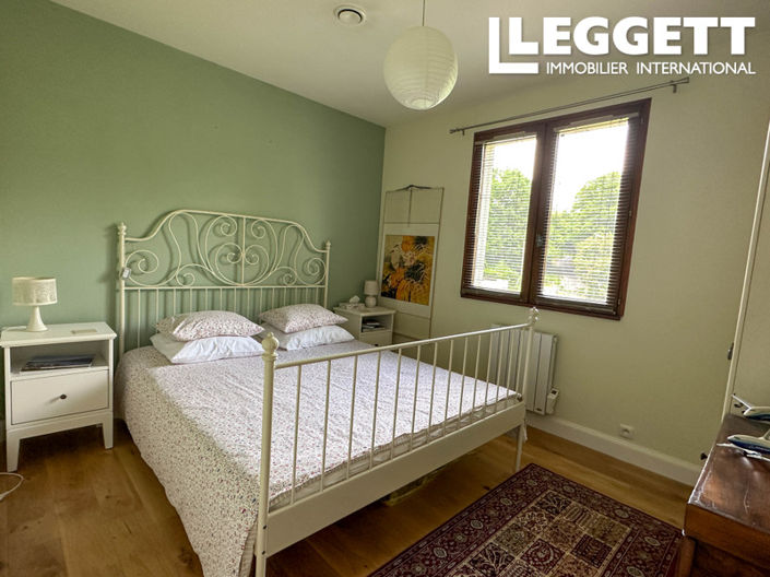 Image No.10-5 Bed House for sale